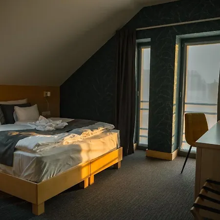 Eleven Business & Sport Hotel 3*
