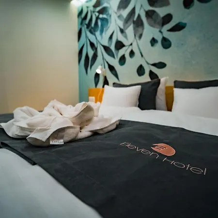 Hotel Eleven Business & Sport 3*