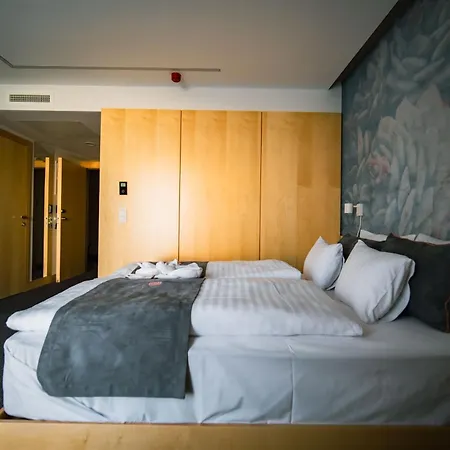 Hotel Eleven Business & Sport