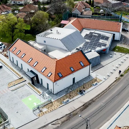 Hotel Eleven Business & Sport 3*