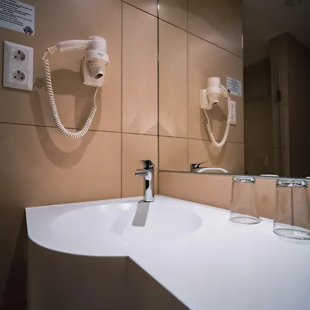 Hotel Eleven Business & Sport Jaszarokszallas