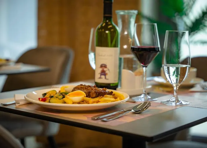 Eleven Business & Sport Szálloda 3*